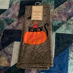 NWT Johanna Parker 2 matching Halloweeen hand towels